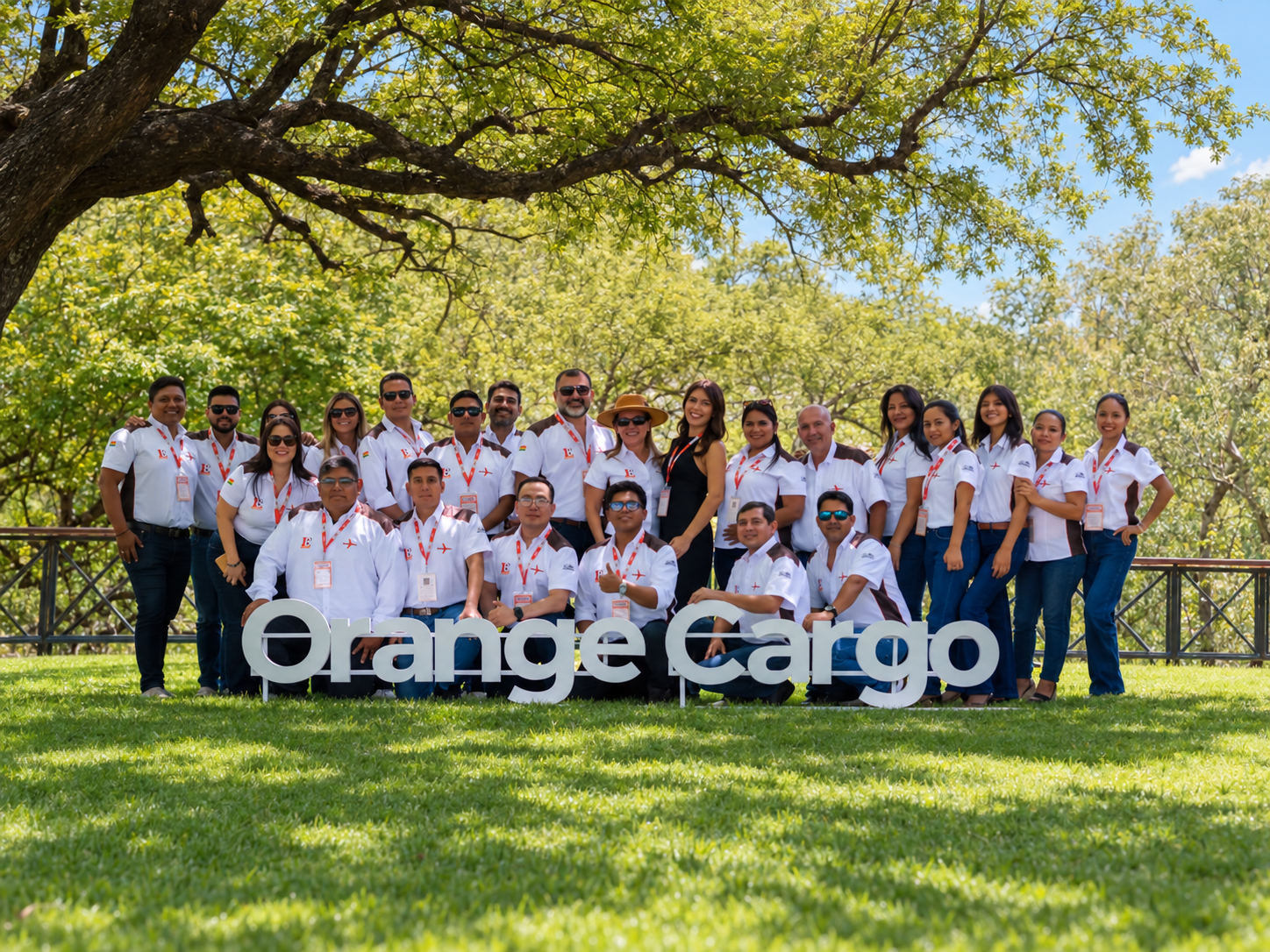 Equipo de Orange Cargo